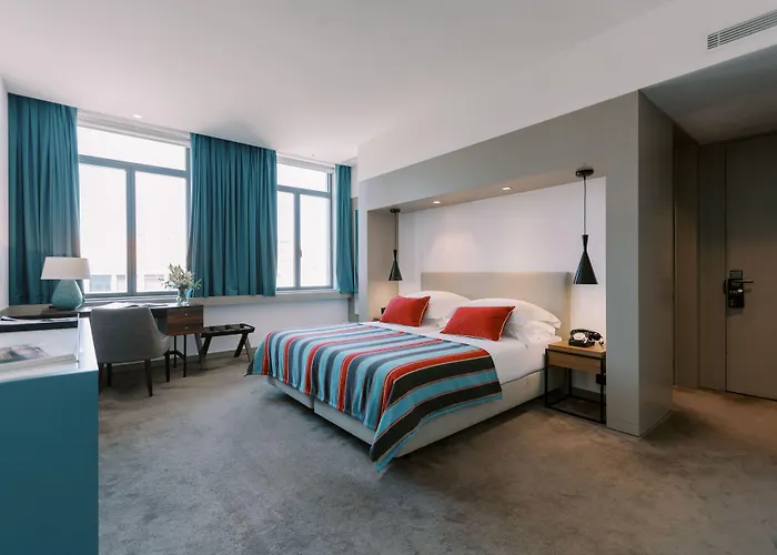 The Editory Artist Baixa Oporto