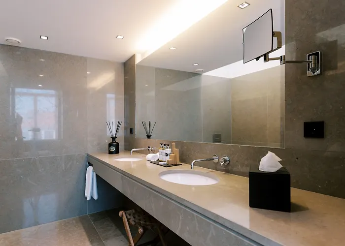 The Editory Artist Baixa Oporto