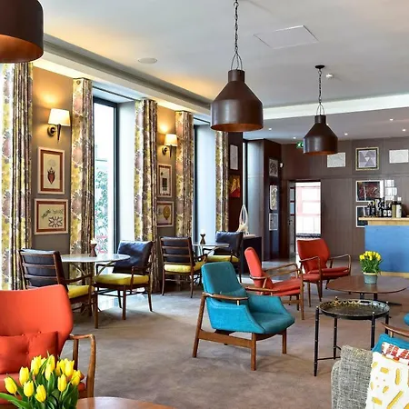 The Editory Artist Baixa Oporto