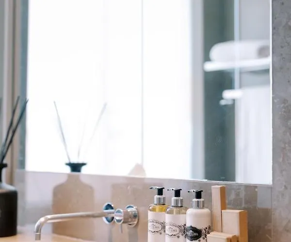 The Editory Artist Baixa 5*