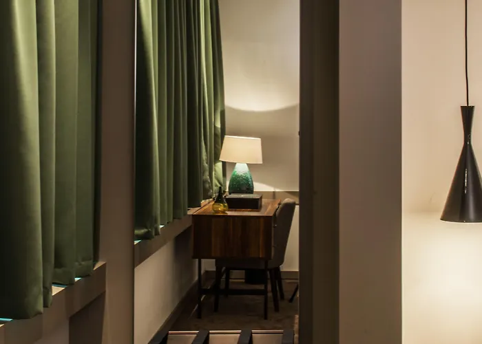 The Editory Artist Baixa 5*